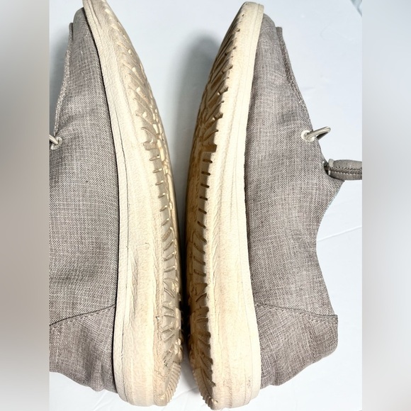 Hey Dude Shoes Wendy Chambray Beige Casual Slip Ons Womens Size 7 - Picture 4 of 9